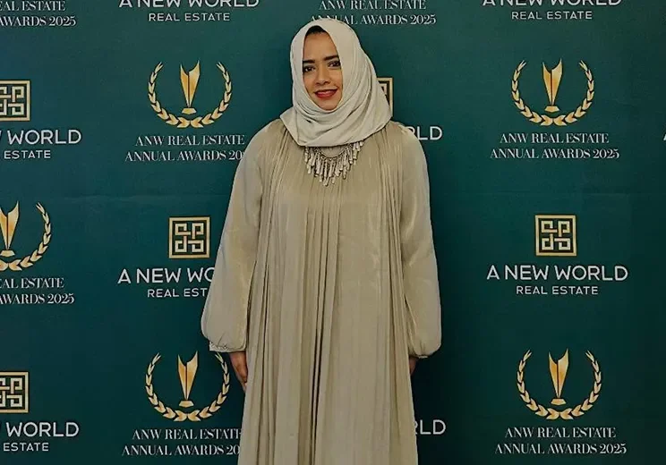 Isha Ridwan - A New World